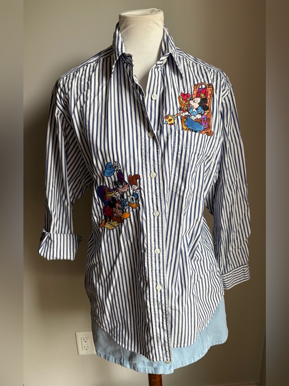 Vintage Disney Embroidered 100% Cotton Button Down Shirt In Blue/White Size M